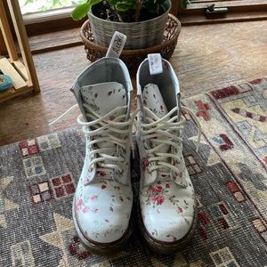 Dr. Martens Portland rose mid 1460